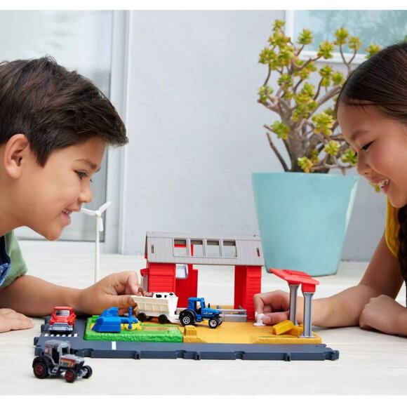 Mattel Action Drivers Farm Adventure Tractor & 6 Accessories Matchbox Playset NI - Picture 2 of 6